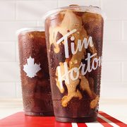 Tim Hortons：7 月 1 日至 4 日期间使用 Tim Hortons 应用程序买一送一冷萃咖啡